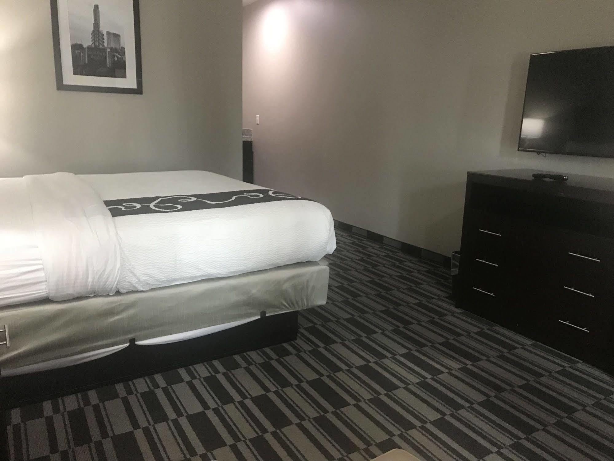 Catoosa Inn & Suites Eksteriør billede