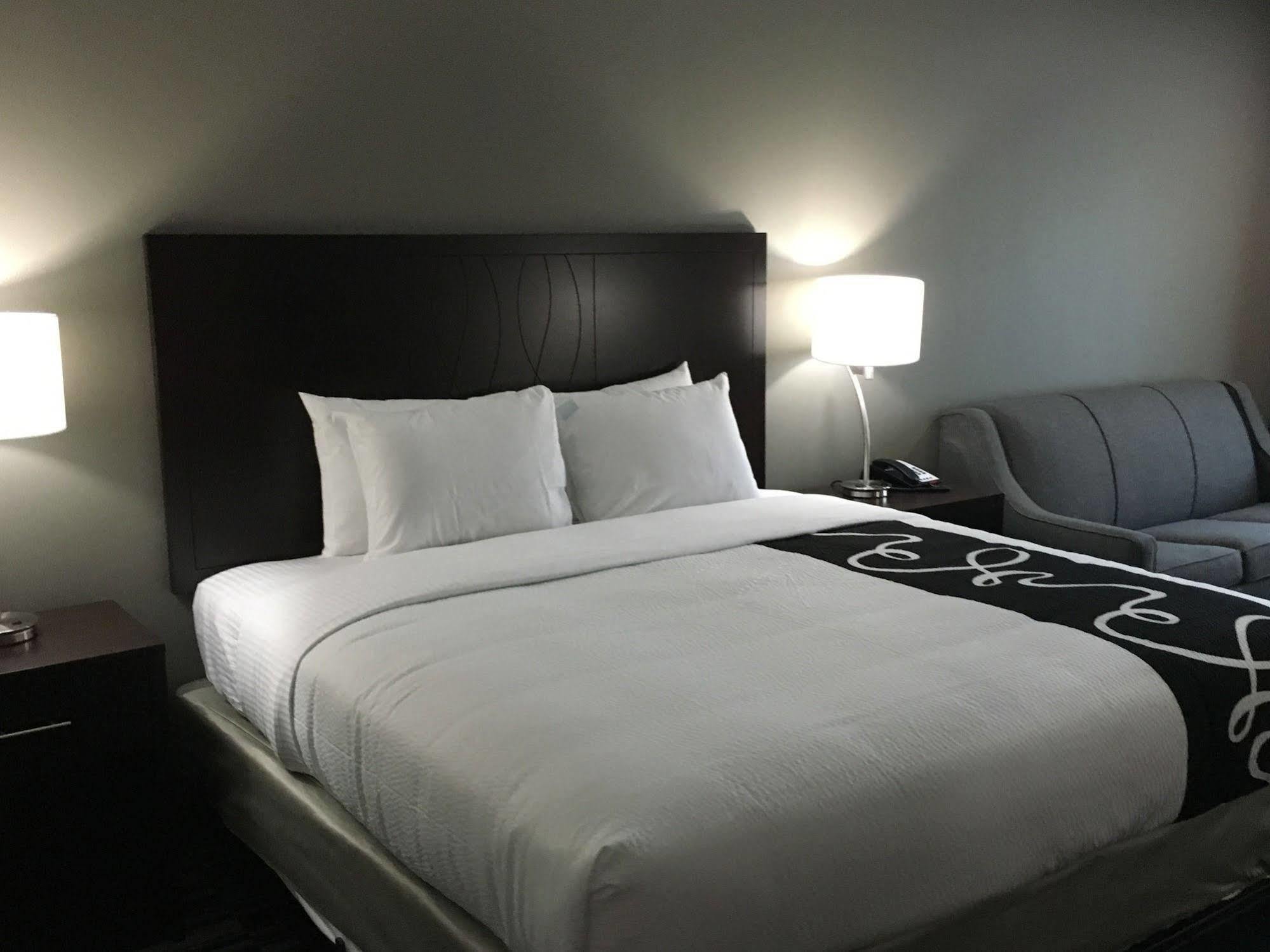 Catoosa Inn & Suites Eksteriør billede